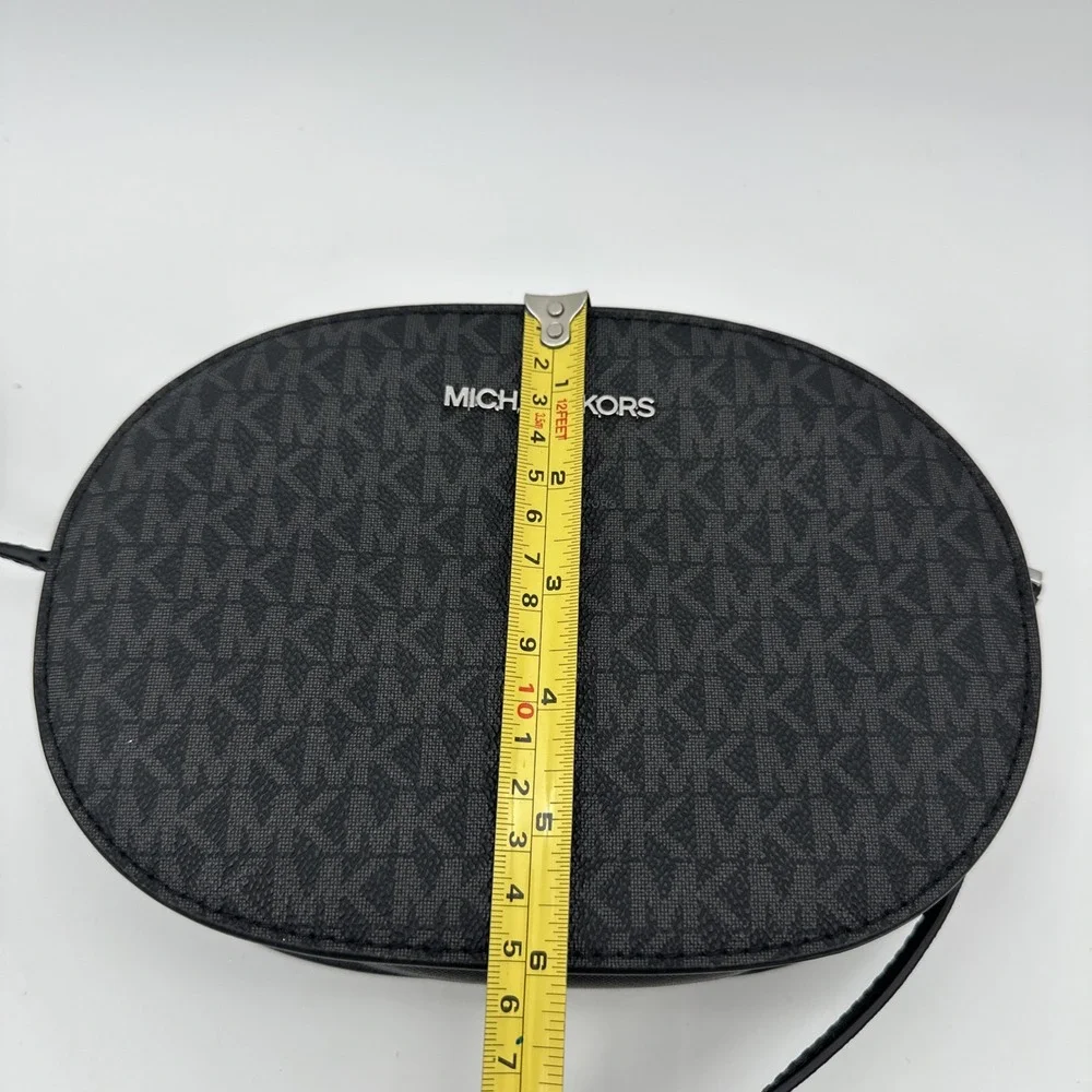 Michael Kors Black Saffiano Leather Jet Set Travel OVAL Crossbody Bag Purse EUC‎